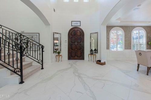 840 Fairway Dr, Bakersfield CA 93309-2416 exterior