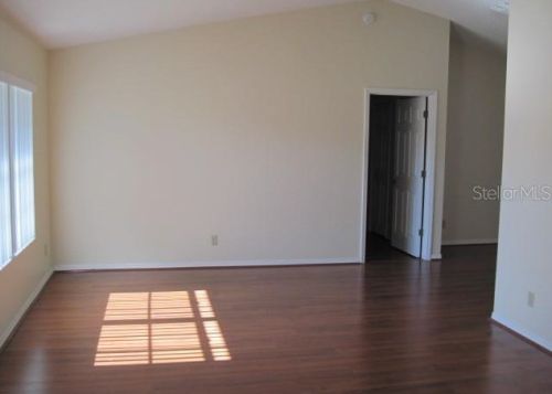 910 Caspian Ct, Deltona, FL 32738-7936