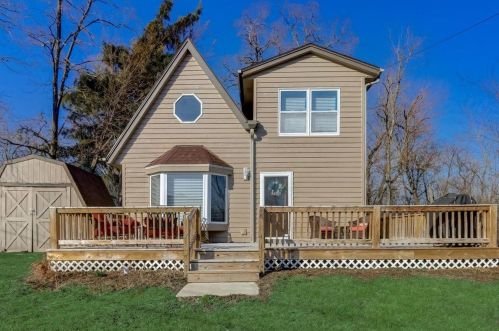 7619 Birch Ln, Waterford, WI 53185-1829
