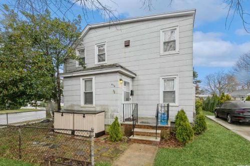 614 1st Ave, New Hyde Park, NY 11040-4815