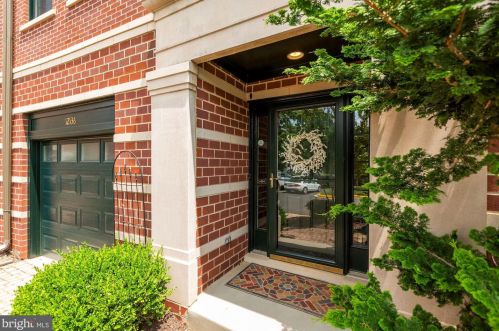 12136 Chancery Station Cir, Herndon, VA 20190-5801