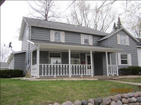 208 3rd St, Edgerton, WI 53534-1142
