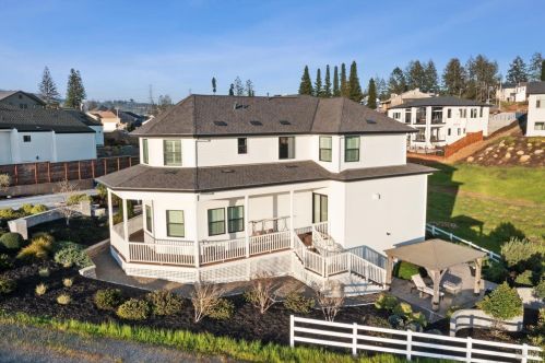 3736 Woodbourne Pl, Santa Rosa CA  95403-0941 exterior