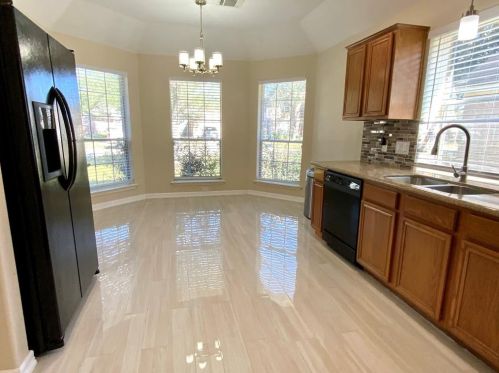 8310 Diamond Way Ct, Pearland TX  77584-7136 exterior