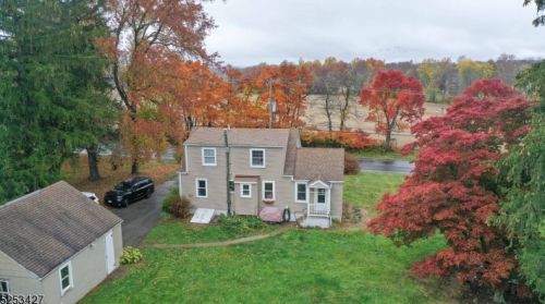 404 Quakertown Rd, Flemington NJ  08822-5610 exterior