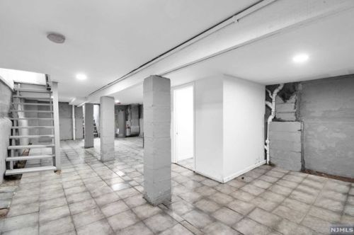 1084 Grove St, Irvington NJ  07111-4123 exterior