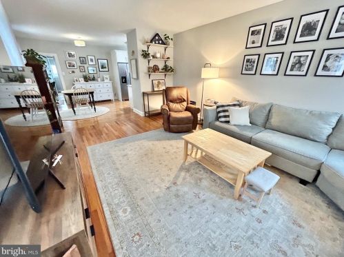 35 Wilbur Henry Dr, Florence NJ  08518-2701 exterior