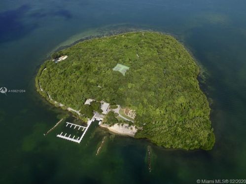 10 Cannon Pt, Key Largo, FL 33037-3725