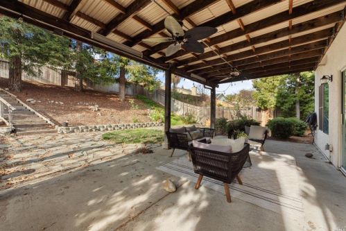 208 Bald Eagle Dr, Vacaville CA  95688-1054 exterior