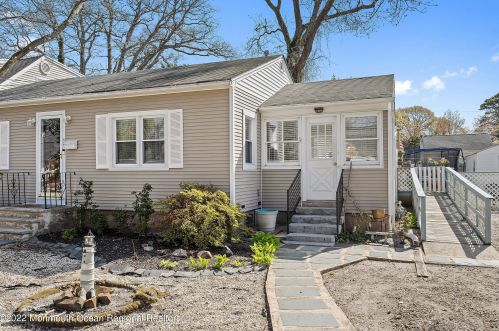 47 Van Ness Dr, Bricktown NJ  08723-5760 exterior