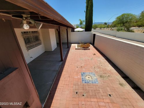 9008 Palms Park Dr, Tucson AZ  85715-5643 exterior