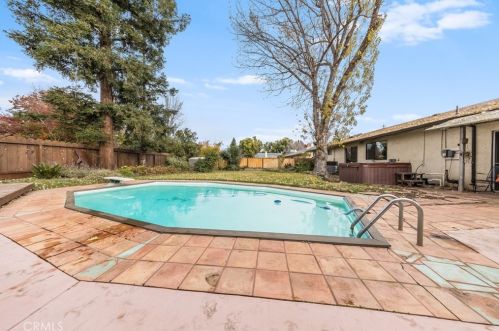 618 12th Ave, Chico CA  95926-2136 exterior