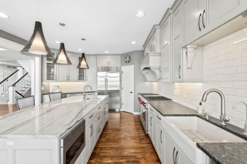 2713 Burries Rd, Chenequa WI  53029-9352 exterior