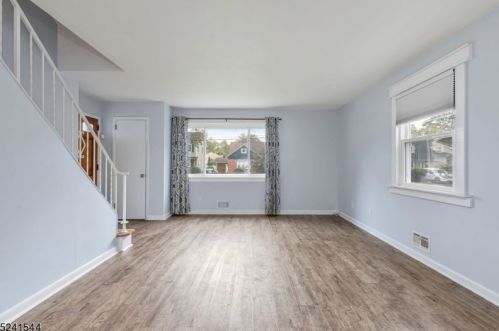 336 Hoe Ave, Scotch Plains NJ  07076-1135 exterior