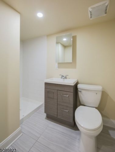 13 Orchard St, Califon NJ  07830-4134 exterior