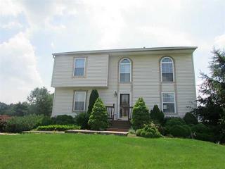 8302 Hilltop Circle Dr, Imperial, PA 15126-9286