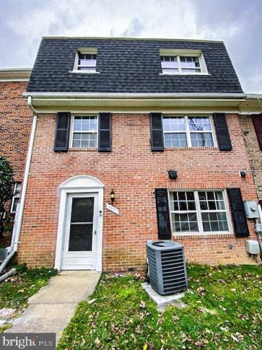 9871 Hagel Cir, Lorton, VA 22079-4308