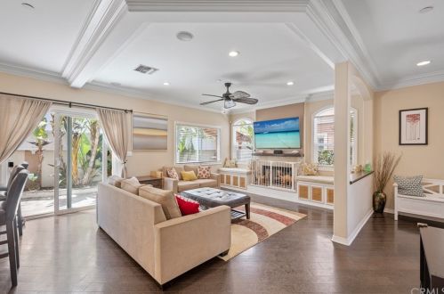 2226 Nelson Ave, Redondo Beach, CA 90278-2410