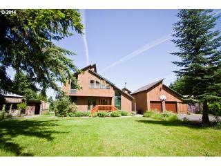 43299 Porter Rd, Estacada, OR 97023-9549