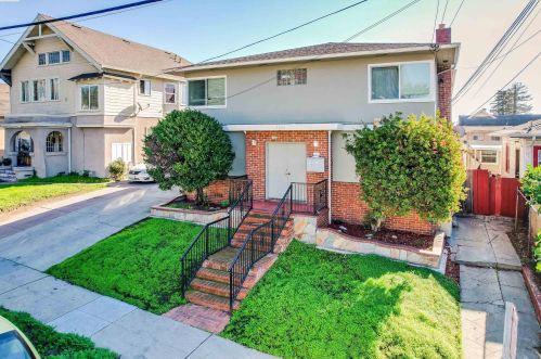 2006 38th Ave, Oakland, CA 94601-3753
