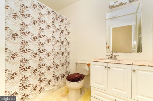 142 Split Rock Rd, Browns Mills NJ  08015-6542 exterior