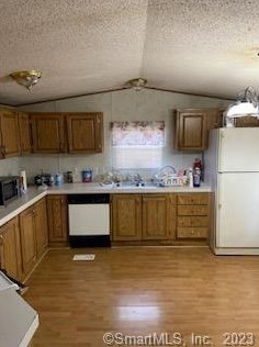 482 Broad St, Bristol, CT 06010-6658