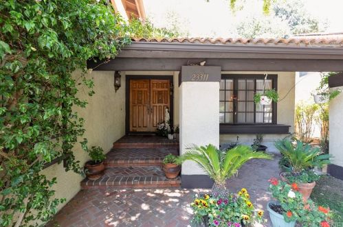 23311 Oakrun Ln, Santa Clarita, CA 91321-2622