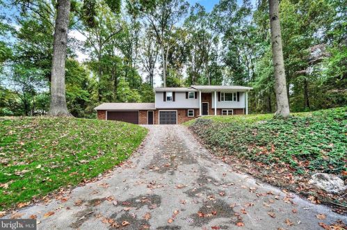 6420 Deer Run Ct, Spring Grove, PA 17362-8221