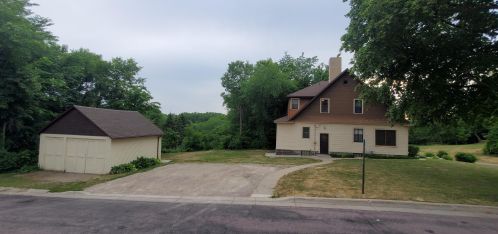 427 Division St, Faribault, MN 55021-6309
