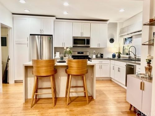 58 Saratoga, Newport Beach CA  92660-6148 exterior