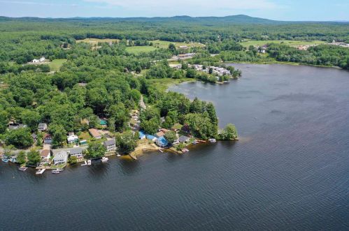 99 Lk Shr Dr, Northwood NH  03261-3707 exterior