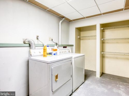 27 Cloverdale Pl, Charles Town WV  25414-4033 exterior