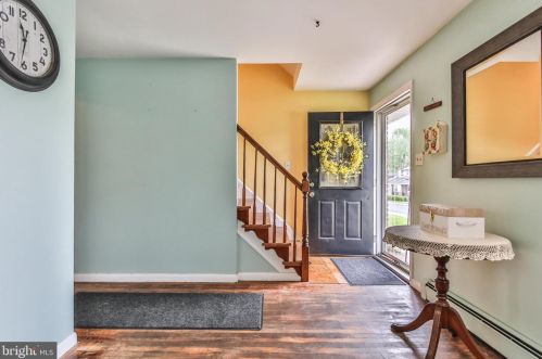 813 State St, Coopersburg, PA 18036-1905