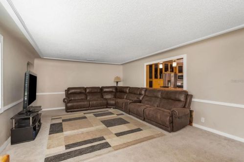 602 1st Ave, Ruskin FL  33570-4002 exterior