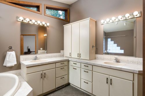 1703 Sunset Dr, La Crosse WI  54601-7028 exterior