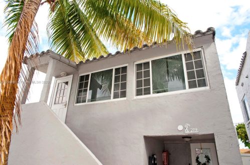 219 17 Ave, Hollywood FL 33020-2844 exterior