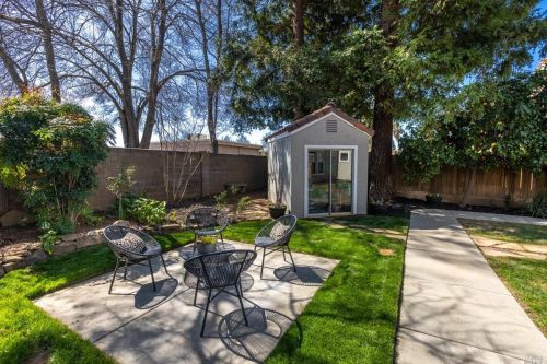 424 Stanford St, Vacaville CA  95687-4653 exterior