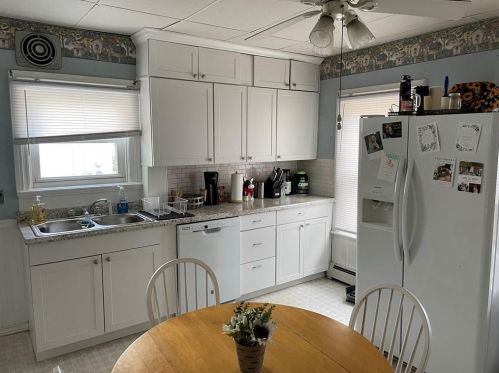 8 Ballou Ave, Lincoln RI  02865-2806 exterior