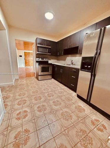 791 21st St, Hialeah, FL 33013-4021