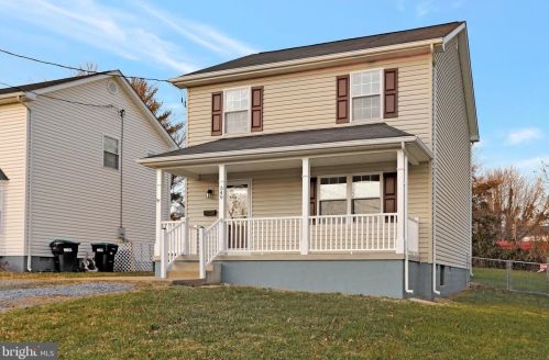 349 Zea St, Strasburg, VA 22657-2427