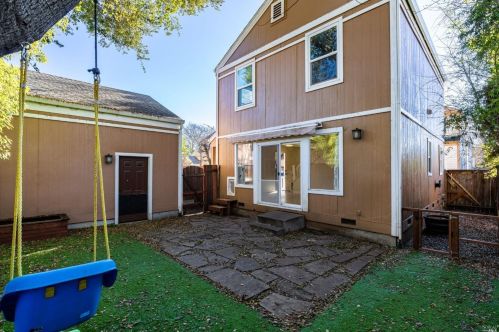 913 Kingwood St, Santa Rosa CA  95401-6509 exterior