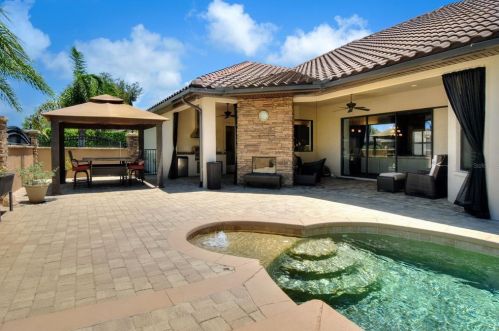 6517 Highlands In The Woods St, Lakeland, FL 33813-3824