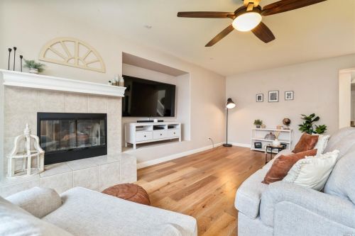 1125 Valley Glen Dr, Liberty Farms CA  95620-4835 exterior
