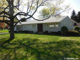 8 Hillcrest Dr, Rochester, NY 14624-4226