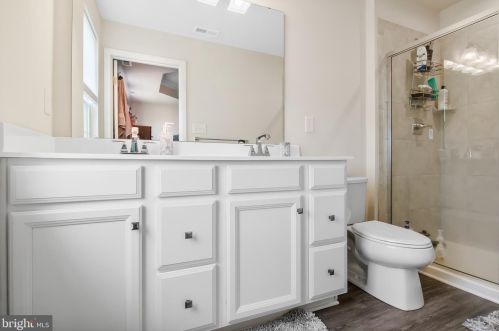 119 Nathan Dr, Riverton NJ  08077 exterior