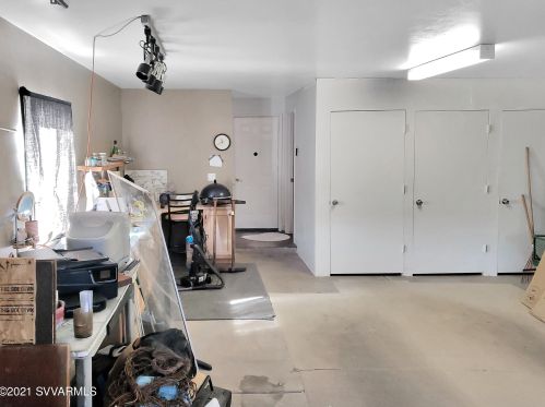 35 Sedona Rd, Sedona AZ 86351-7215 exterior