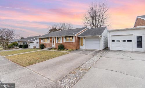 9 Glendale St, Hanover, PA 17331-2815