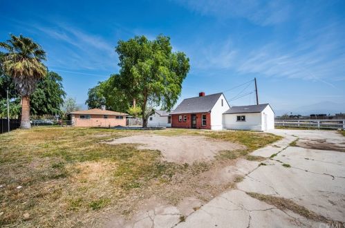 1073 Conejo Dr, San Bernardino CA  92410-4027 exterior