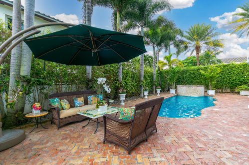 380 17th St, Boca Raton, FL 33432-7235