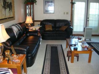 1862 Volvo Pkwy, Chesapeake VA  23320-8118 exterior